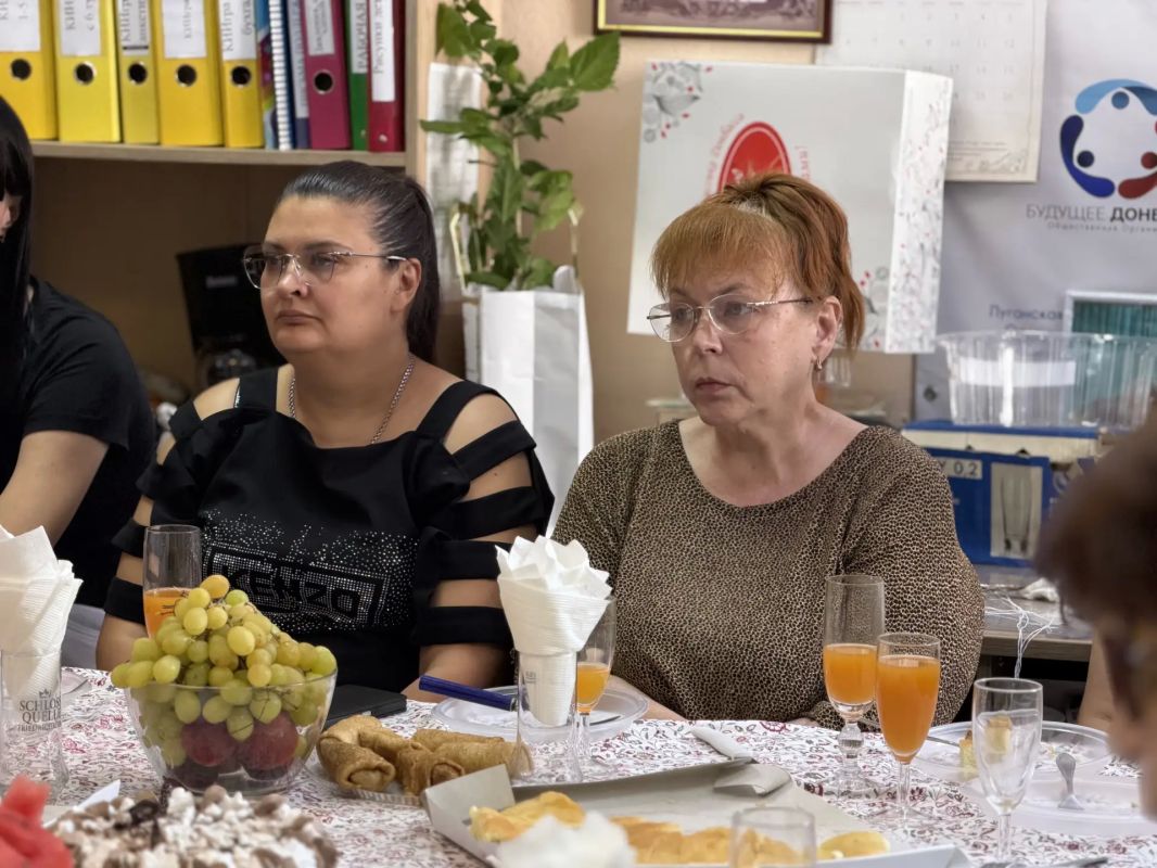 Максим Масленников обсудил инициативы и дальнейшие планы с лидерами организации «Будущее Донбасса» Максим Масленников обсудил инициативы и дальнейшие планы с лидерами организации «Будущее Донбасса»