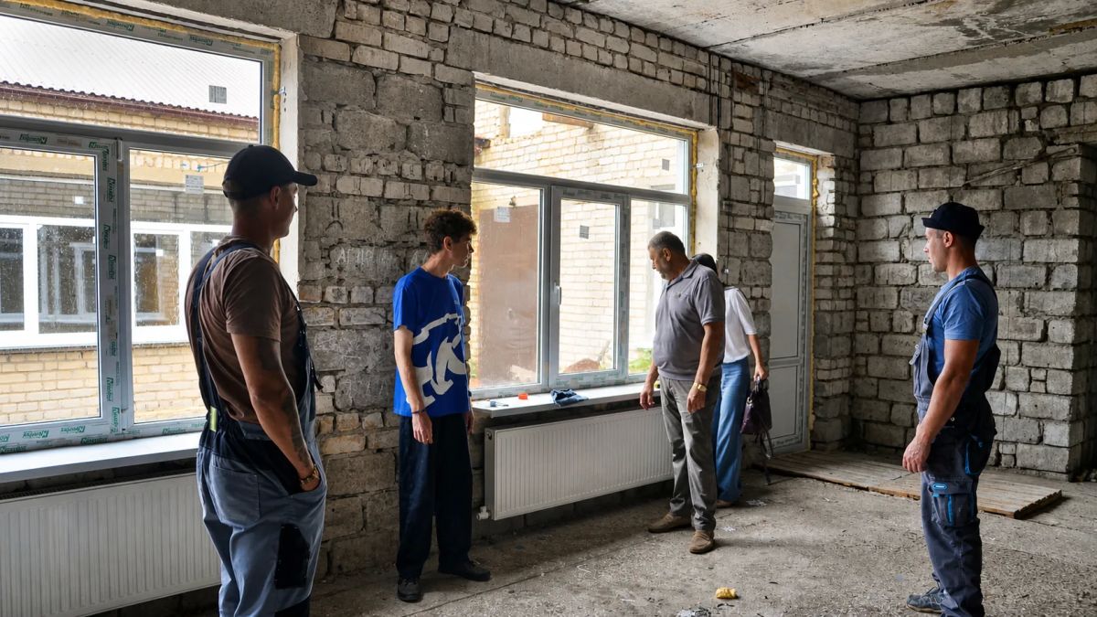 В селе Македоновке по народной программе обновляют Дом культуры В селе Македоновке по народной программе обновляют Дом культуры