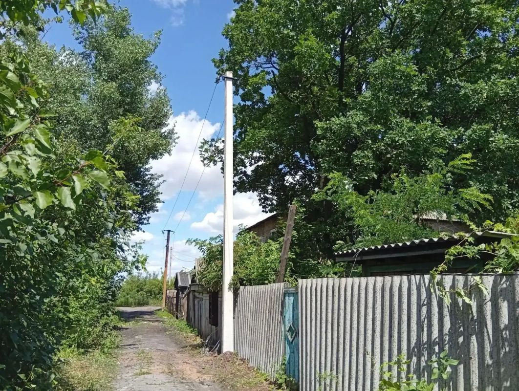 Работы по обслуживанию линий наружного освещения продолжаются Работы по обслуживанию линий наружного освещения продолжаются