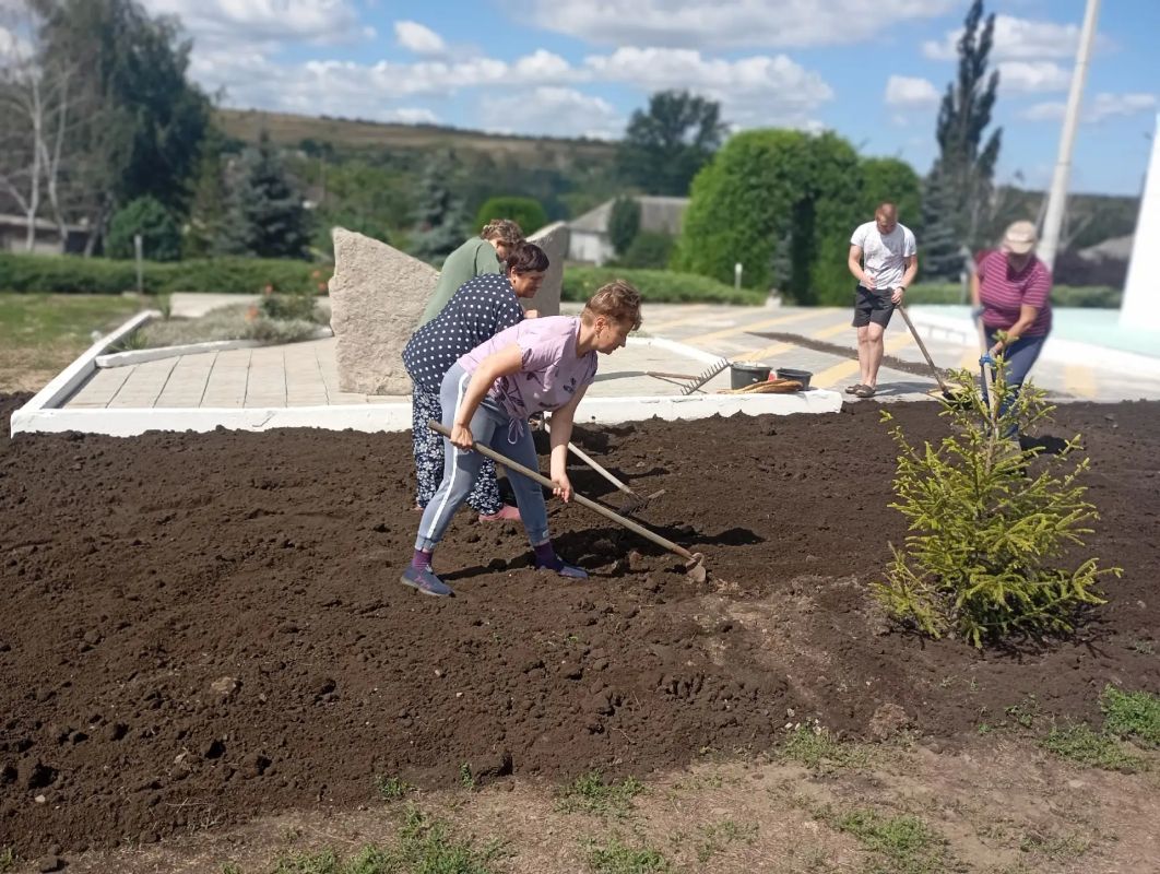 В Городище прошел субботник на территории реализуемого инициативного проекта В Городище прошел субботник на территории реализуемого инициативного проекта