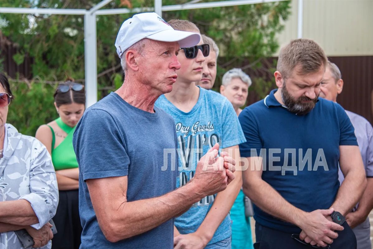 Представители Администрации города Луганска встретились с жителями поселка Вольный в рамках проекта «Муниципальный диалог Представители Администрации города Луганска встретились с жителями поселка Вольный в рамках проекта «Муниципальный диалог