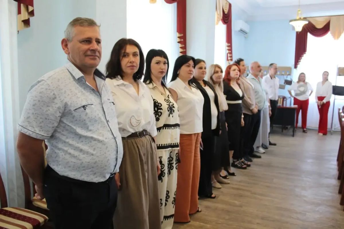 Сегодня поздравил с наступающим Днем железнодорожника тех, кто посвятил свою жизнь стальной магистрали Сегодня поздравил с наступающим Днем железнодорожника тех, кто посвятил свою жизнь стальной магистрали
