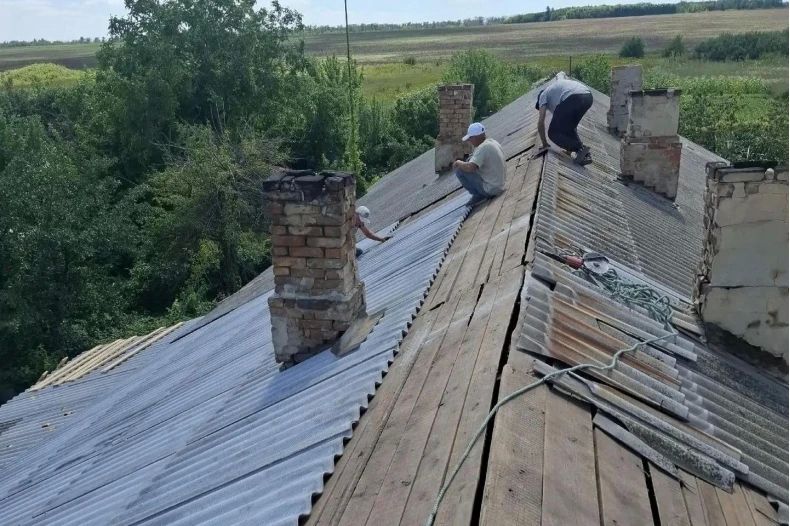 Аварийная бригада Хакасии продолжает помогать Свердловскому муниципальному округу Аварийная бригада Хакасии продолжает помогать Свердловскому муниципальному округу
