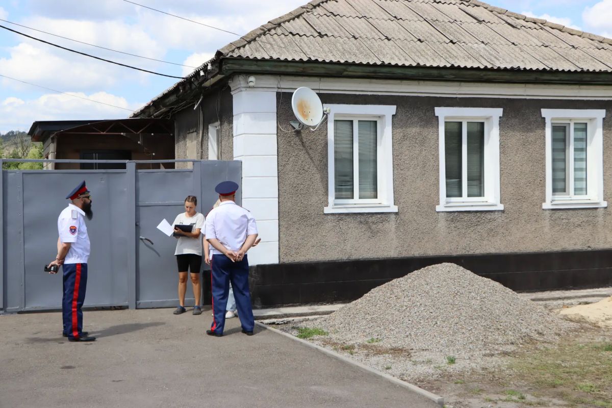 Профилактический рейд народных дружинников по соблюдению правил благоустройства на территории прошел в пгт Профилактический рейд народных дружинников по соблюдению правил благоустройства на территории прошел в пгт