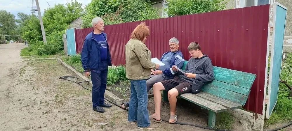 Специалисты отдела обеспечения жизнедеятельности территорий Администрации Новопсковского муниципального округа постоянно работают над повышением уровня пожарной безопасности и готовности населения к действиям в чрезвычайных... Специалисты отдела обеспечения жизнедеятельности территорий Администрации Новопсковского муниципального округа постоянно работают над повышением уровня пожарной безопасности и готовности населения к действиям в чрезвычайных...