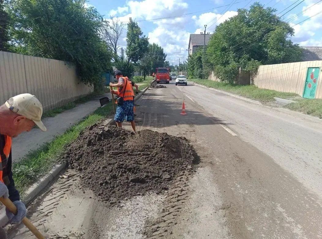 На 6 участках автодорог Луганска обновили разметку На 6 участках автодорог Луганска обновили разметку