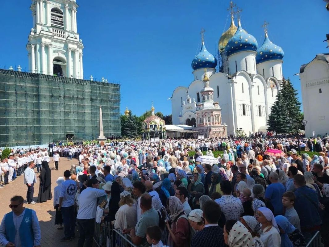 Пономарь Аркадий Бондарев «Я убежден, что Господь вел нас, открывая великие святыни России» Пономарь Аркадий Бондарев «Я убежден, что Господь вел нас, открывая великие святыни России»