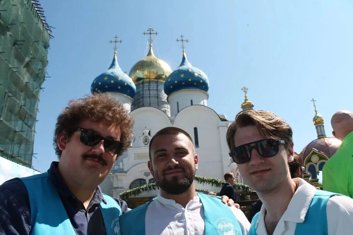 Пономарь Аркадий Бондарев «Я убежден, что Господь вел нас, открывая великие святыни России» Пономарь Аркадий Бондарев «Я убежден, что Господь вел нас, открывая великие святыни России»