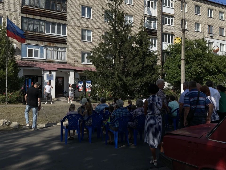 Состоялась выездная концертная программа Суходольского Дворца культуры в посёлок Краснодон Состоялась выездная концертная программа Суходольского Дворца культуры в посёлок Краснодон