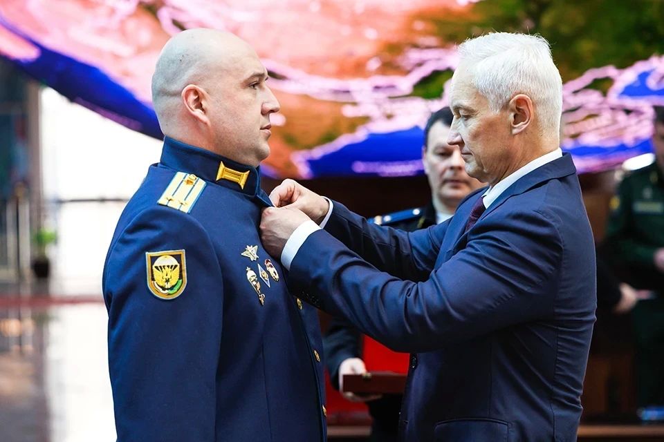 «Эти парни крепче стали. Всегда там, где труднее всего» «Эти парни крепче стали. Всегда там, где труднее всего»