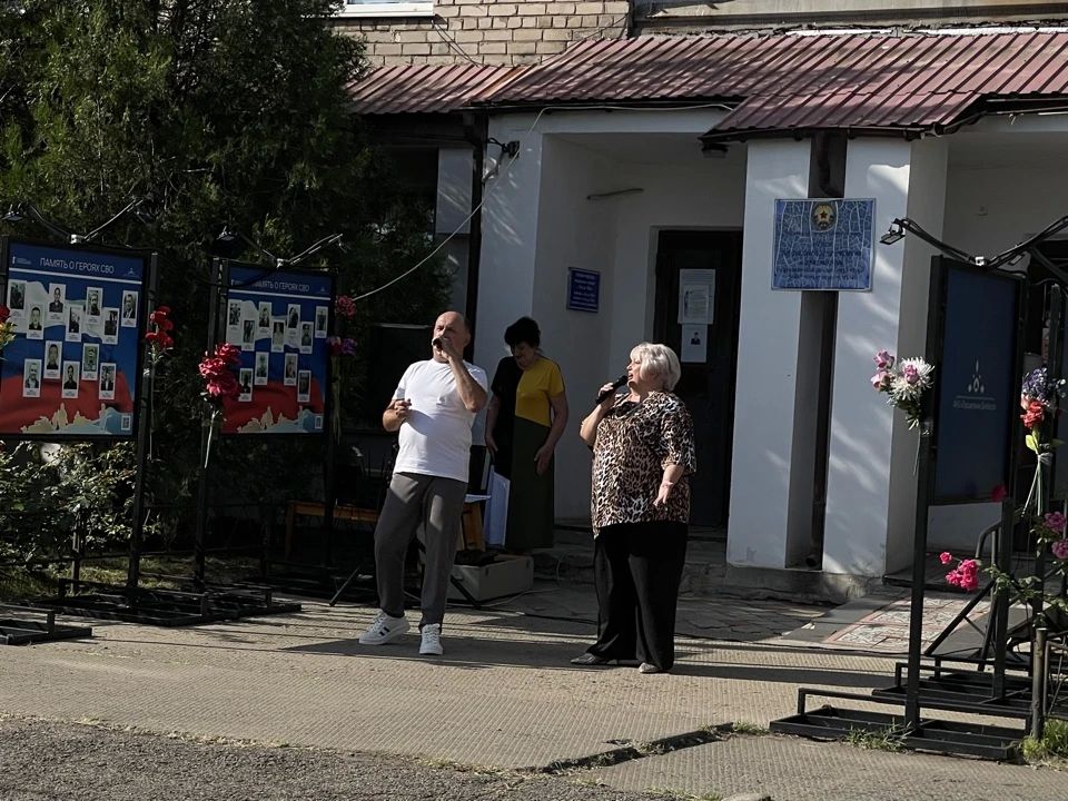 Состоялась выездная концертная программа Суходольского Дворца культуры в посёлок Краснодон Состоялась выездная концертная программа Суходольского Дворца культуры в посёлок Краснодон