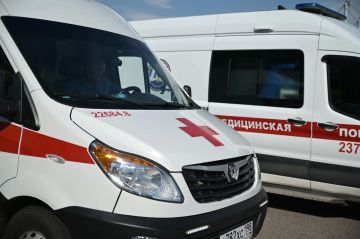 Сотрудники ГИБДД ЛНР экстренно доставили мужчину в больницу