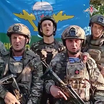 Десантники в зоне спецоперации запустили праздничный флешмоб и исполнили легендарную песню «Синева»
