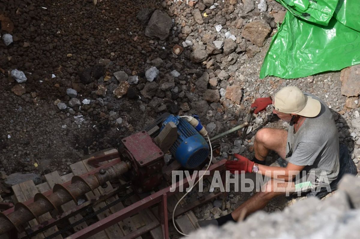 Единороссы Брянки в рамках Народной программы проинспектировали ход работ по капитальному ремонту самотечного коллектора Единороссы Брянки в рамках Народной программы проинспектировали ход работ по капитальному ремонту самотечного коллектора