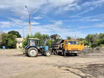 В Золотом ведут работы по благоустройству дорог между посёлками Михайловка и Марьевка