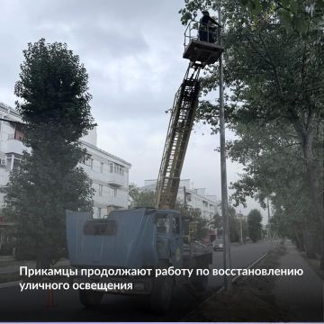 Прикамцы продолжают работы по восстановлению уличного освещения на проспекте Советском
