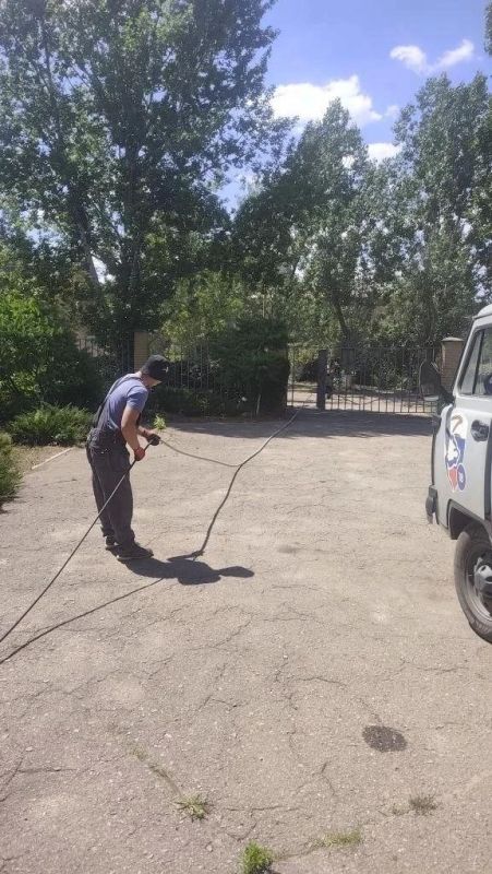В Лутугинской школе №2 установили резервный генератор В Лутугинской школе №2 установили резервный генератор