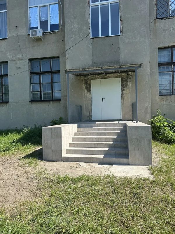 В Ровеньковской гимназии № 1 завершены ремонтные работы В Ровеньковской гимназии № 1 завершены ремонтные работы