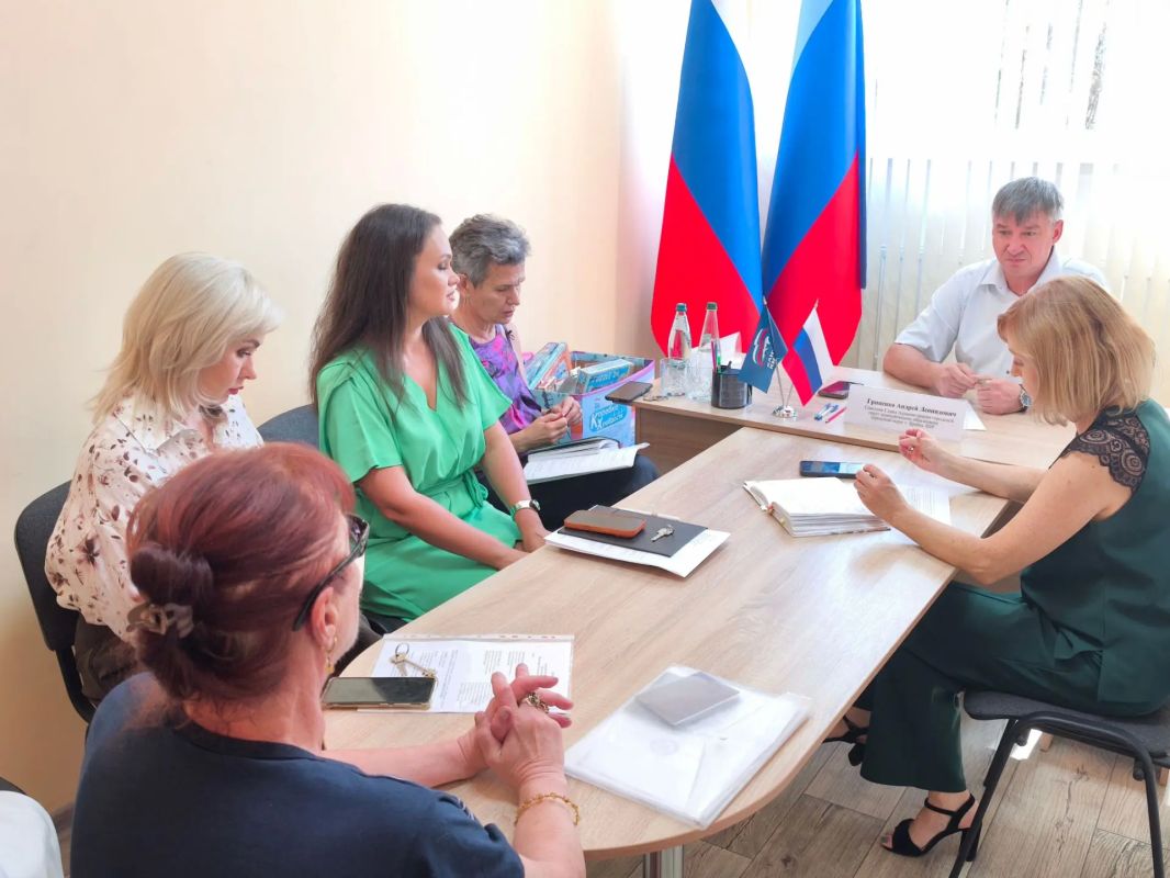 В Администрации Брянки прошёл приём граждан В Администрации Брянки прошёл приём граждан