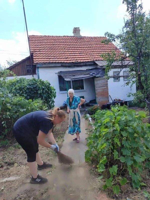 Акция «Добрые дела»: тепло сердец для ветерана педагогического труда Акция «Добрые дела»: тепло сердец для ветерана педагогического труда