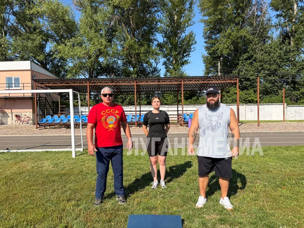 В Беловодске на стадионе «Юность» прошла «Чемпионская зарядка» В Беловодске на стадионе «Юность» прошла «Чемпионская зарядка»