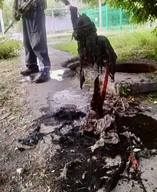 В Красном Луче специалисты ведут борьбу с засорами на канализационных сетях В Красном Луче специалисты ведут борьбу с засорами на канализационных сетях