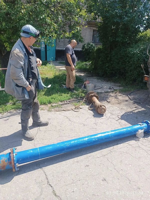 В Красном Луче продолжаются плановые работы по обслуживанию городской инфраструктуры В Красном Луче продолжаются плановые работы по обслуживанию городской инфраструктуры