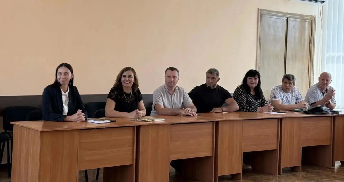 Депутаты Народного Совета ЛНР Дмитрий Хорошилов и Ян Лещенко побывали с рабочим визитом в Лутугино Депутаты Народного Совета ЛНР Дмитрий Хорошилов и Ян Лещенко побывали с рабочим визитом в Лутугино