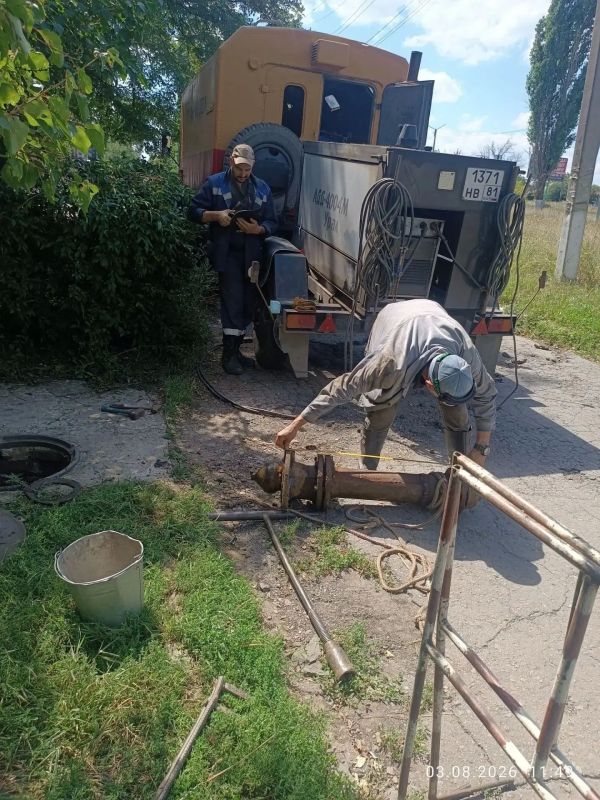 В Красном Луче продолжаются плановые работы по обслуживанию городской инфраструктуры В Красном Луче продолжаются плановые работы по обслуживанию городской инфраструктуры