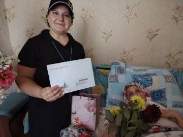 Сегодня сотрудники Администрации Новопсковского муниципального округа Луганской Народной Республики, представители отдела по обеспечению жизнедеятельности села Можняковка, поздравили с Днём рождения труженицу тыла Золотарёву...