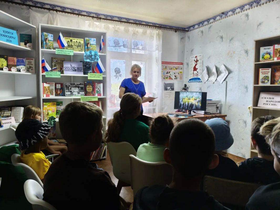 В Петро-Николаевской библиотеке прошла викторина «Сказки народов России» В Петро-Николаевской библиотеке прошла викторина «Сказки народов России»