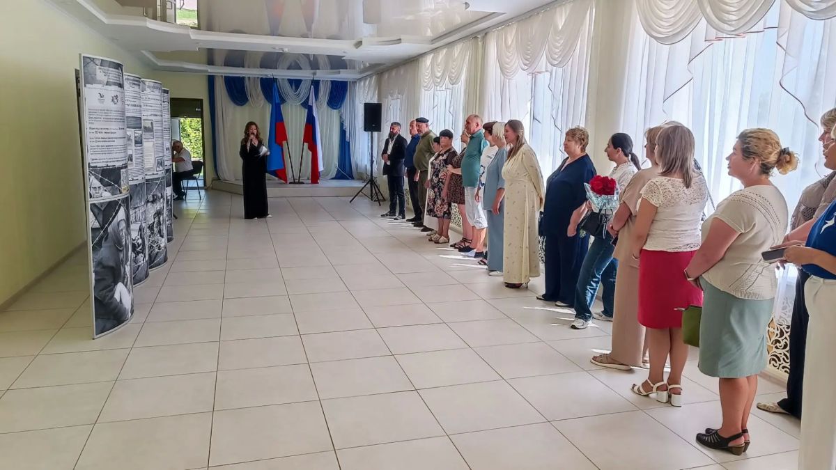 В Меловском центральном доме культуры состоялось открытие выставки «Без срока давности», организованной при поддержке федерального проекта, Фонда президентских грантов и Общероссийского общественного движения «Поисковое... В Меловском центральном доме культуры состоялось открытие выставки «Без срока давности», организованной при поддержке федерального проекта, Фонда президентских грантов и Общероссийского общественного движения «Поисковое...