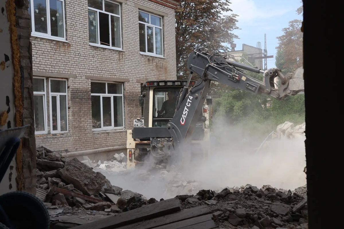 В Луганске по Народной программе обновляют колледж и общежитие В Луганске по Народной программе обновляют колледж и общежитие