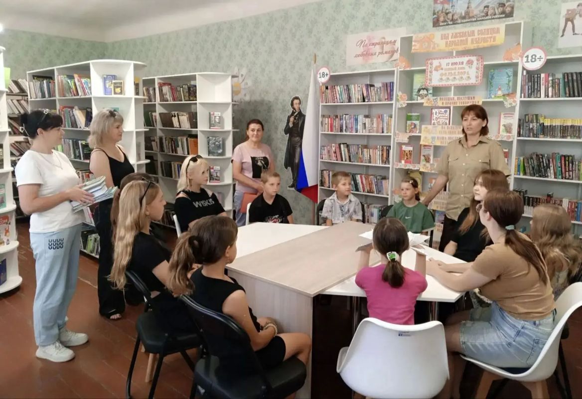 Лето — пора беззаботного отдыха, тёплых прогулок и освежающего купания Лето — пора беззаботного отдыха, тёплых прогулок и освежающего купания
