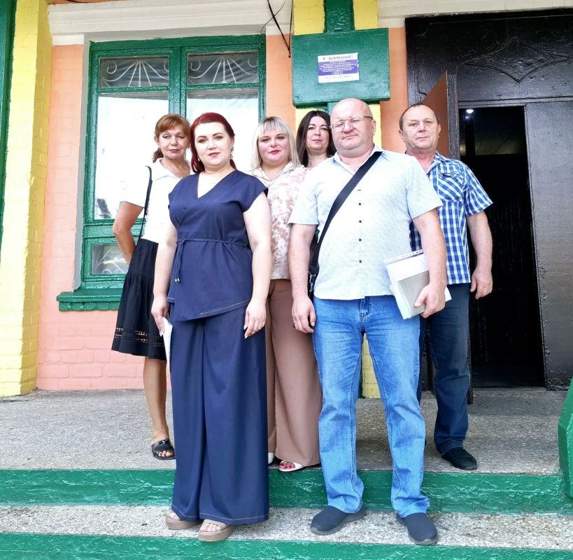 В Красном Луче началась приемка образовательных учреждений к началу нового учебного года В Красном Луче началась приемка образовательных учреждений к началу нового учебного года