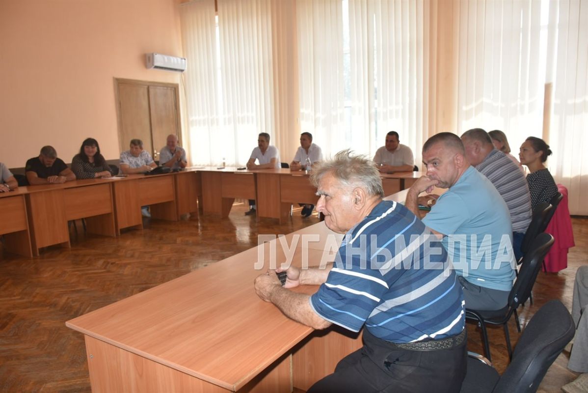 В Лутугино обсудили развитие округа: от поддержки участников СВО до решения транспортных проблем В Лутугино обсудили развитие округа: от поддержки участников СВО до решения транспортных проблем