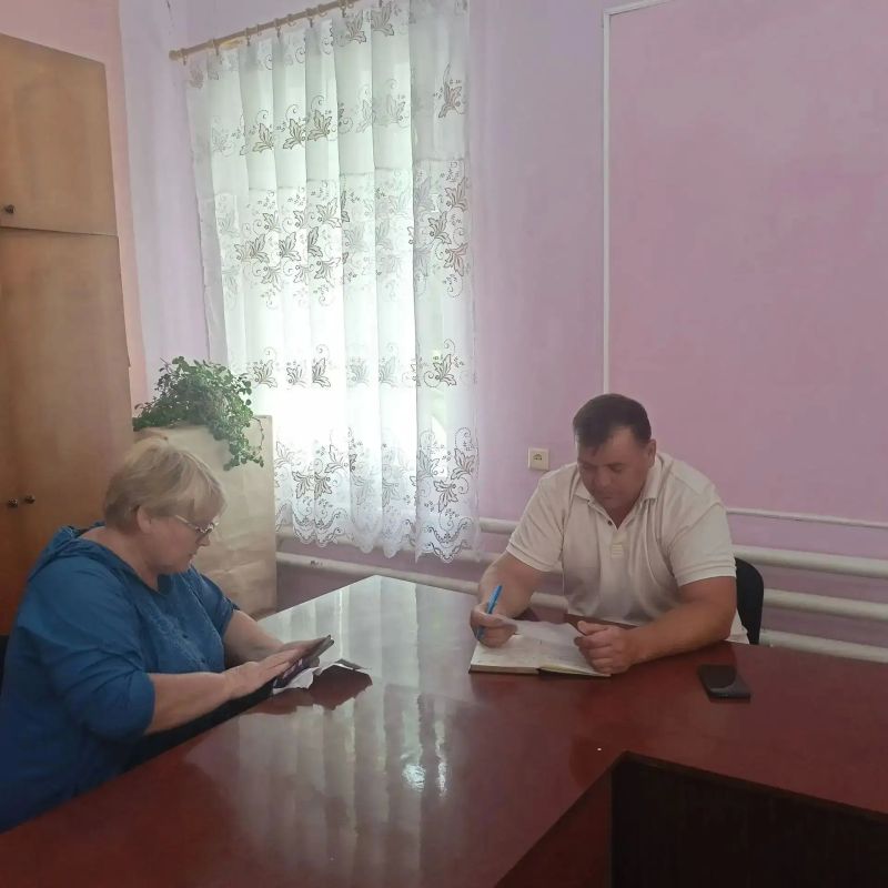 4 августа заместителем главы Администрации Краснолучского городского округа Олегом Бабченко проведен выездной прием граждан по личным вопросам в пгт 4 августа заместителем главы Администрации Краснолучского городского округа Олегом Бабченко проведен выездной прием граждан по личным вопросам в пгт