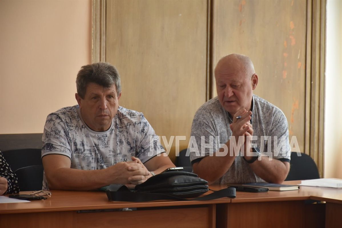 В Лутугино обсудили развитие округа: от поддержки участников СВО до решения транспортных проблем В Лутугино обсудили развитие округа: от поддержки участников СВО до решения транспортных проблем