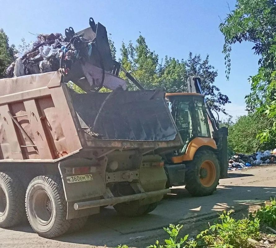 Коммунальными службами проведены работы на территории города Коммунальными службами проведены работы на территории города