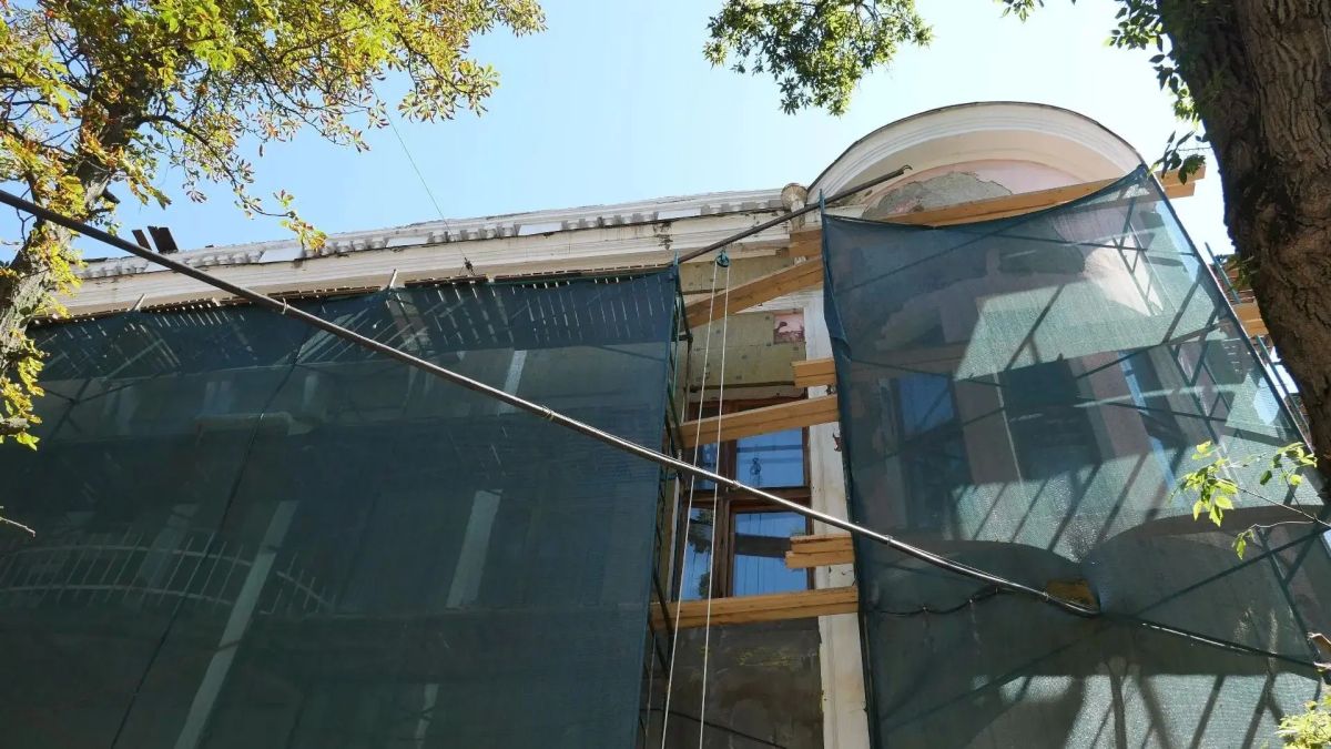 По Народной программе в Луганске ремонтируют музыкальную школу №1 По Народной программе в Луганске ремонтируют музыкальную школу №1