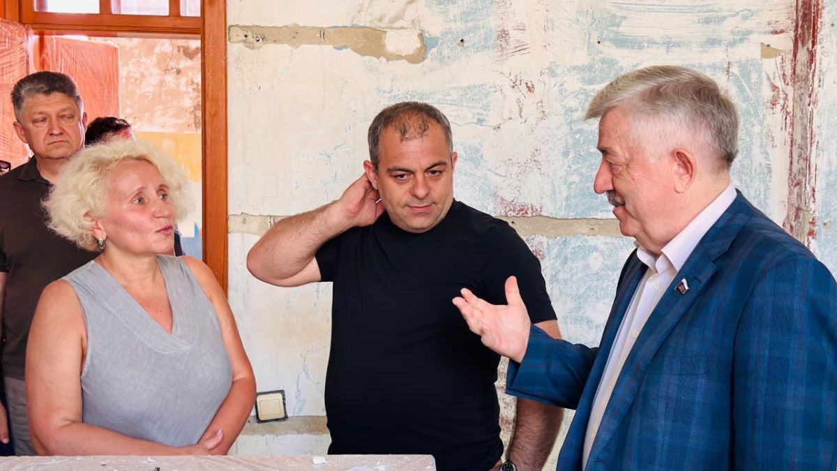 В Луганске по Народной программе идет капитальный ремонт музыкальной школы №1 В Луганске по Народной программе идет капитальный ремонт музыкальной школы №1