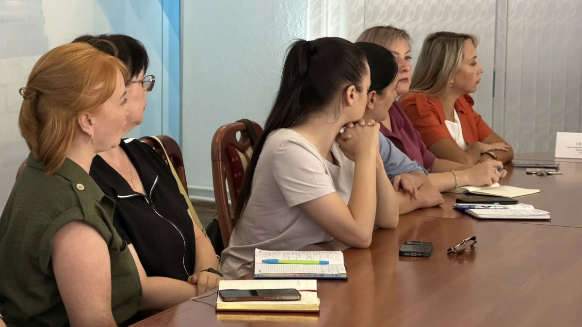 Сегодня провели встречу с Председателем социального комитета Народного Совета ЛНР Иваном Владимировичем Санаевым, президентом Луганского фонда поддержки регионального сотрудничества и развития Максимом Масленниковым, а также... Сегодня провели встречу с Председателем социального комитета Народного Совета ЛНР Иваном Владимировичем Санаевым, президентом Луганского фонда поддержки регионального сотрудничества и развития Максимом Масленниковым, а также...