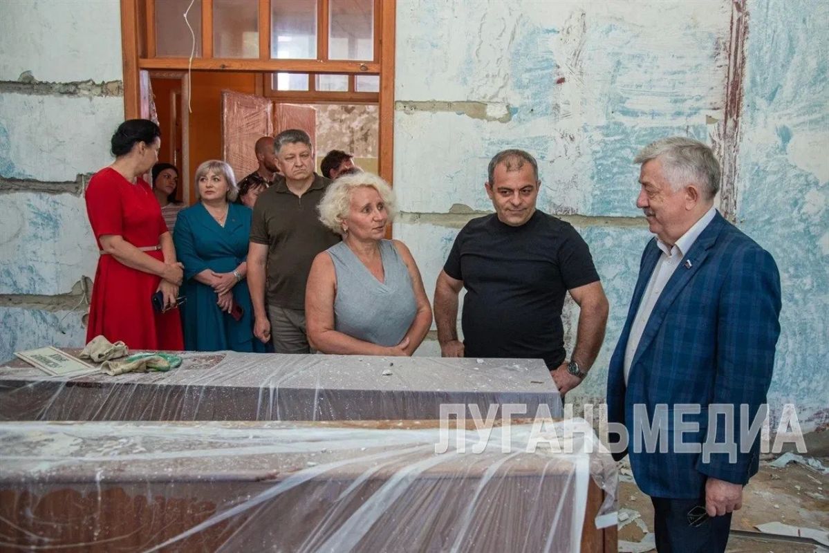В луганской музыкальной школе №1 идет реконструкция одного из корпусов В луганской музыкальной школе №1 идет реконструкция одного из корпусов