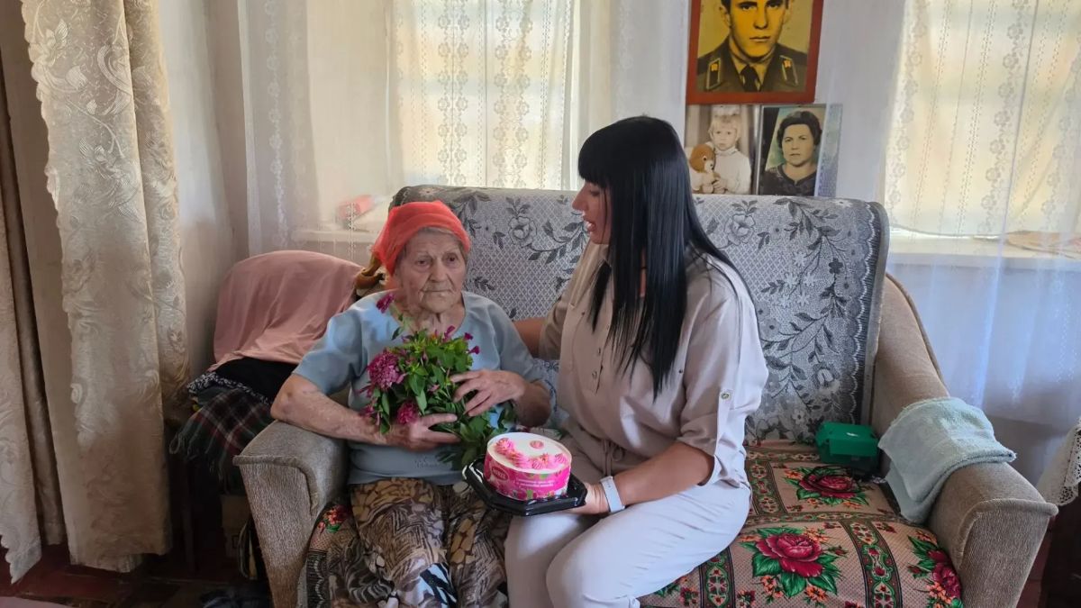 Сегодня жительница пгт Нагольно-Тарасовка — Миланья Павловна Гаврилова — отпраздновала свой 91-й день рождения Сегодня жительница пгт Нагольно-Тарасовка — Миланья Павловна Гаврилова — отпраздновала свой 91-й день рождения