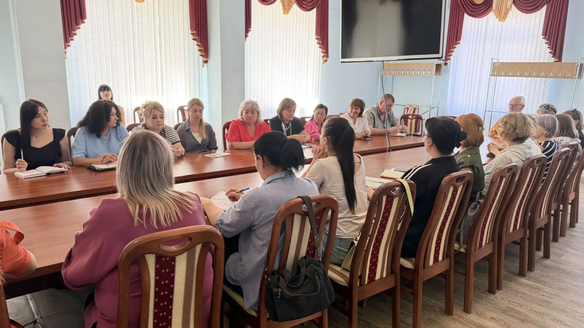 Сегодня провели встречу с Председателем социального комитета Народного Совета ЛНР Иваном Владимировичем Санаевым, президентом Луганского фонда поддержки регионального сотрудничества и развития Максимом Масленниковым, а также... Сегодня провели встречу с Председателем социального комитета Народного Совета ЛНР Иваном Владимировичем Санаевым, президентом Луганского фонда поддержки регионального сотрудничества и развития Максимом Масленниковым, а также...