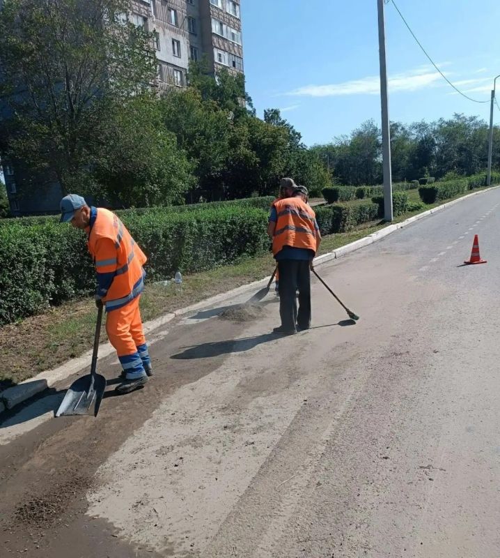 Коммунальными службами проведены работы на территории города Коммунальными службами проведены работы на территории города
