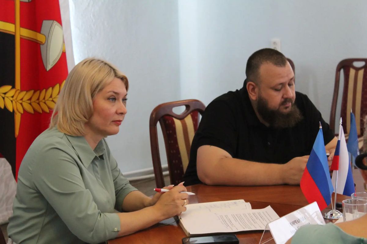 В Краснодоне сегодня прошла серия встреч с представителями общественности и молодежным активом