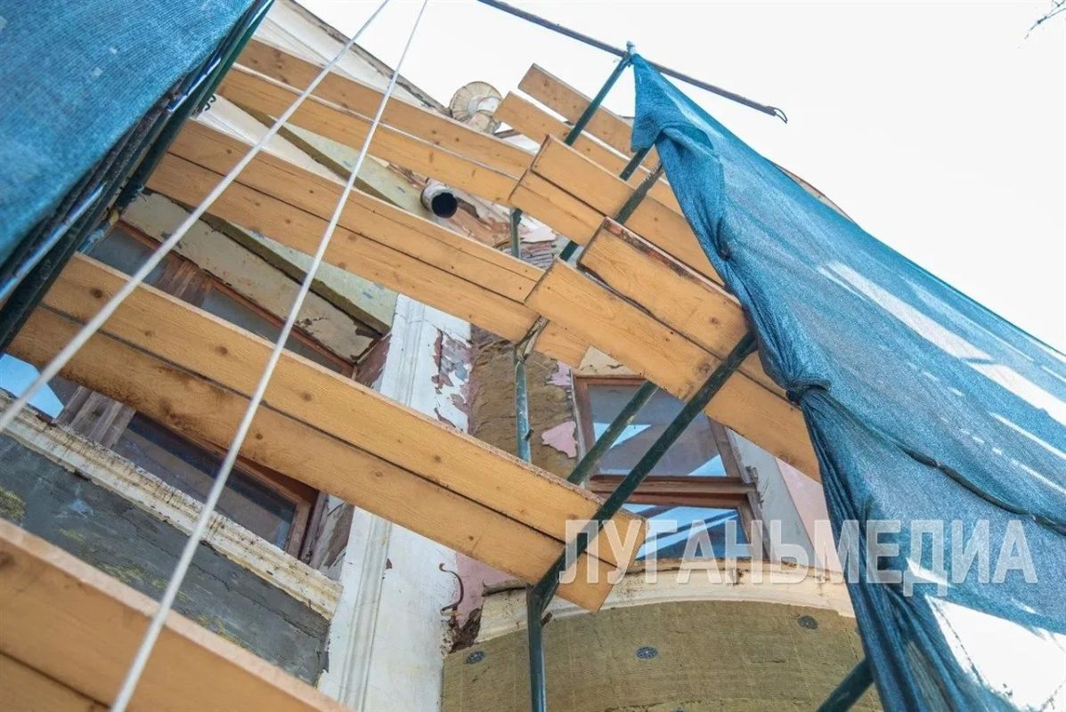 В луганской музыкальной школе №1 идет реконструкция одного из корпусов В луганской музыкальной школе №1 идет реконструкция одного из корпусов