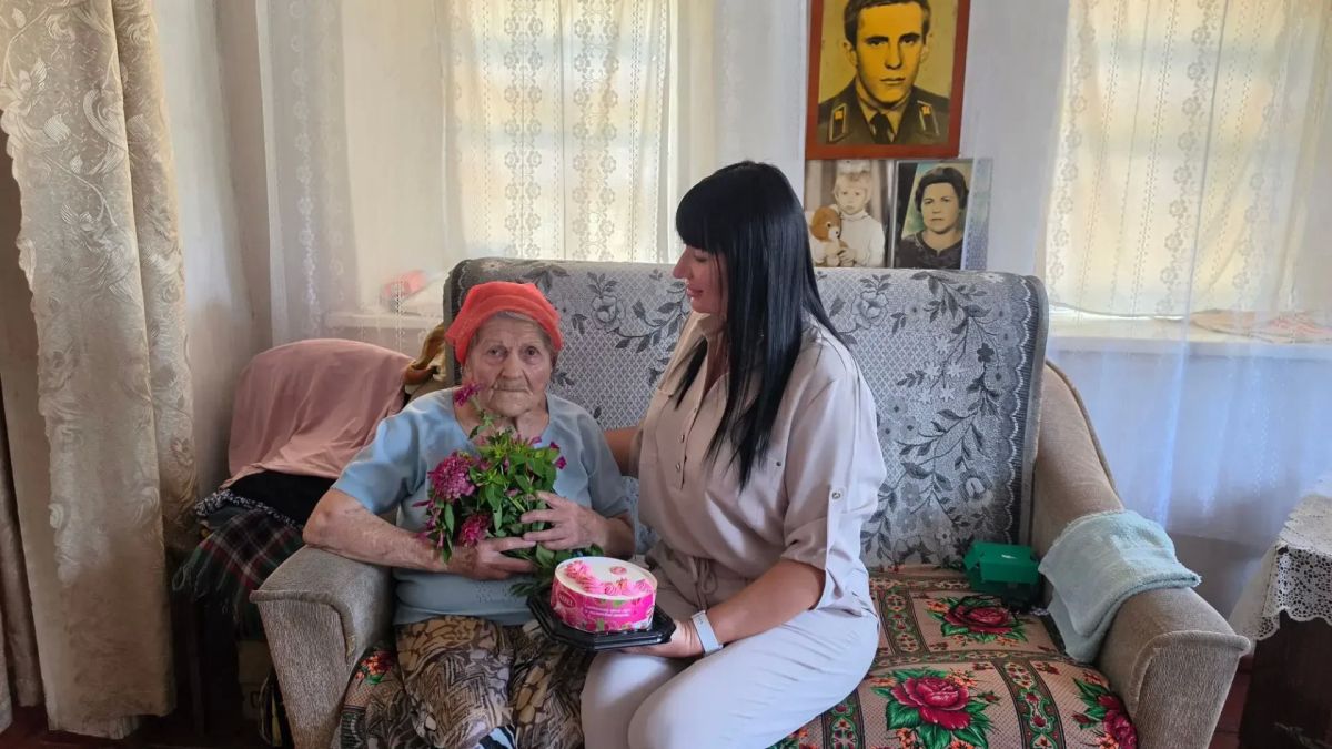 Сегодня жительница пгт Нагольно-Тарасовка — Миланья Павловна Гаврилова — отпраздновала свой 91-й день рождения Сегодня жительница пгт Нагольно-Тарасовка — Миланья Павловна Гаврилова — отпраздновала свой 91-й день рождения