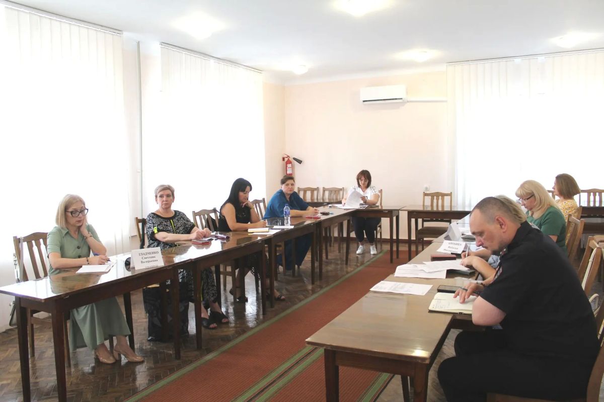 В Кировске состоялось плановое заседание комиссии по делам несовершеннолетних и защите их прав В Кировске состоялось плановое заседание комиссии по делам несовершеннолетних и защите их прав